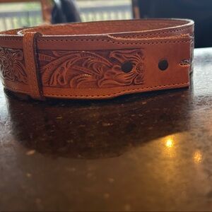 Justin Boots Brown Leather Belt Like new
